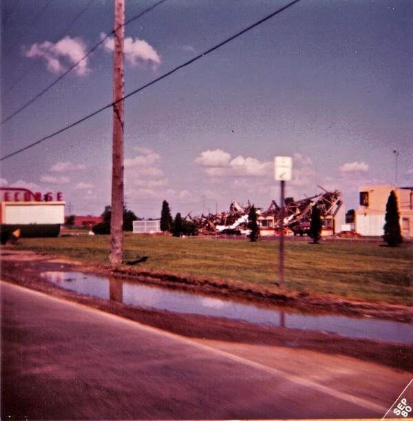 Ecorse Drive-In Theatre - From Michigan Driveins